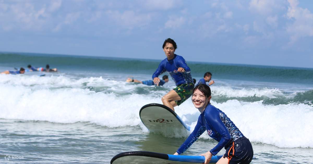 Surfing Lesson Di Oleh UP2U Surf School Bali di Kuta, Bali dan Pantai